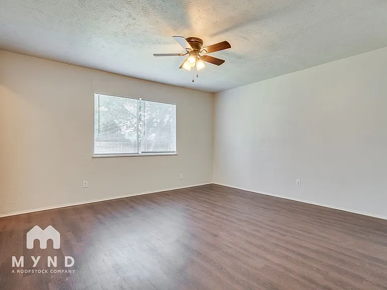 3237 Chalmette Ct — Photo 11