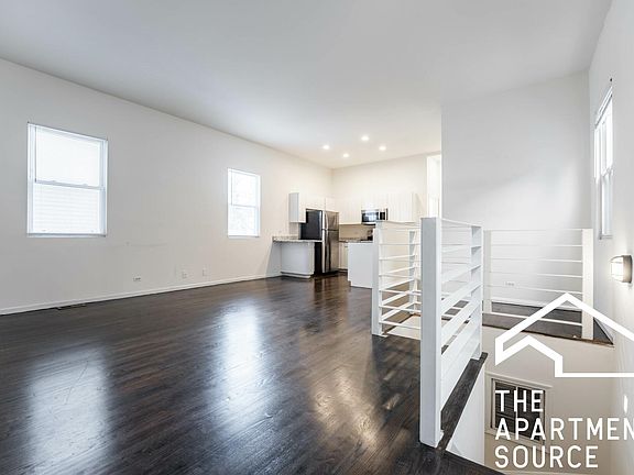 3rd image of 2638 N Halsted St #Ch