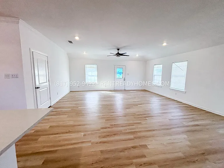 2117 Christine Ave — Photo 6
