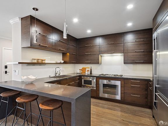 5th image of 2743 Gough St #2