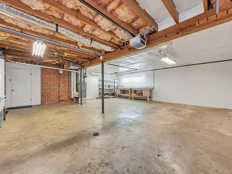 1814 Pelham Dr — Photo 33