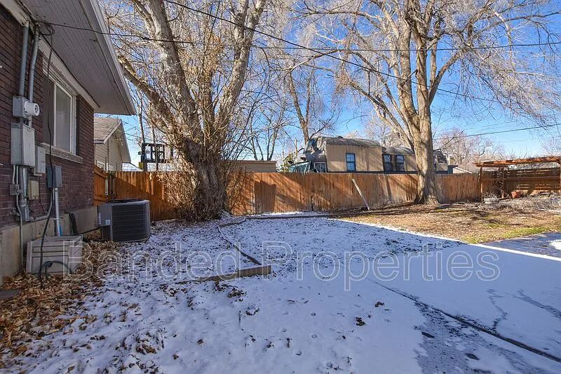 2 bed, 1.0 bath, 800 sqft, $1,095 — Photo 4