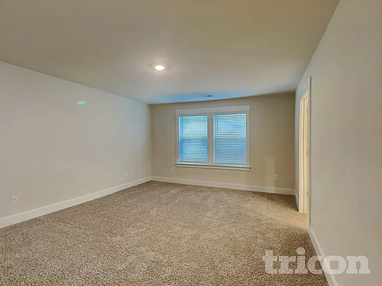 300 Allenby Ln — Photo 7