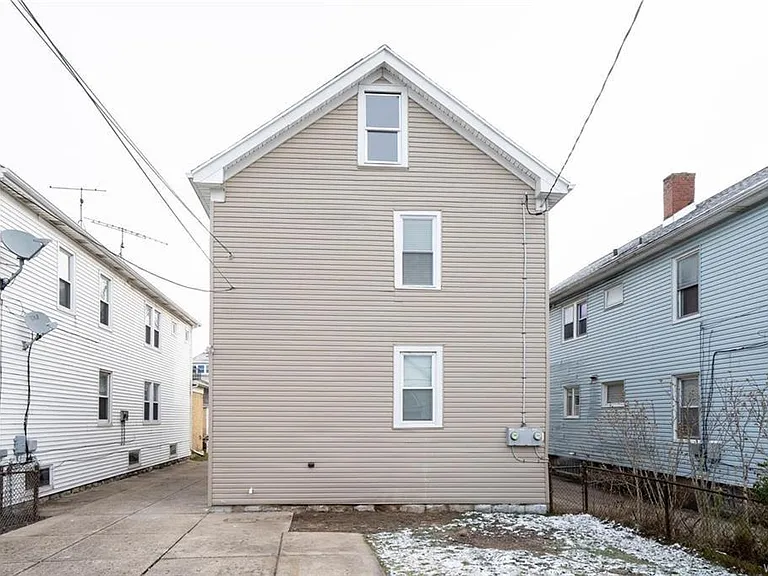 332 Commonwealth Ave — Photo 8