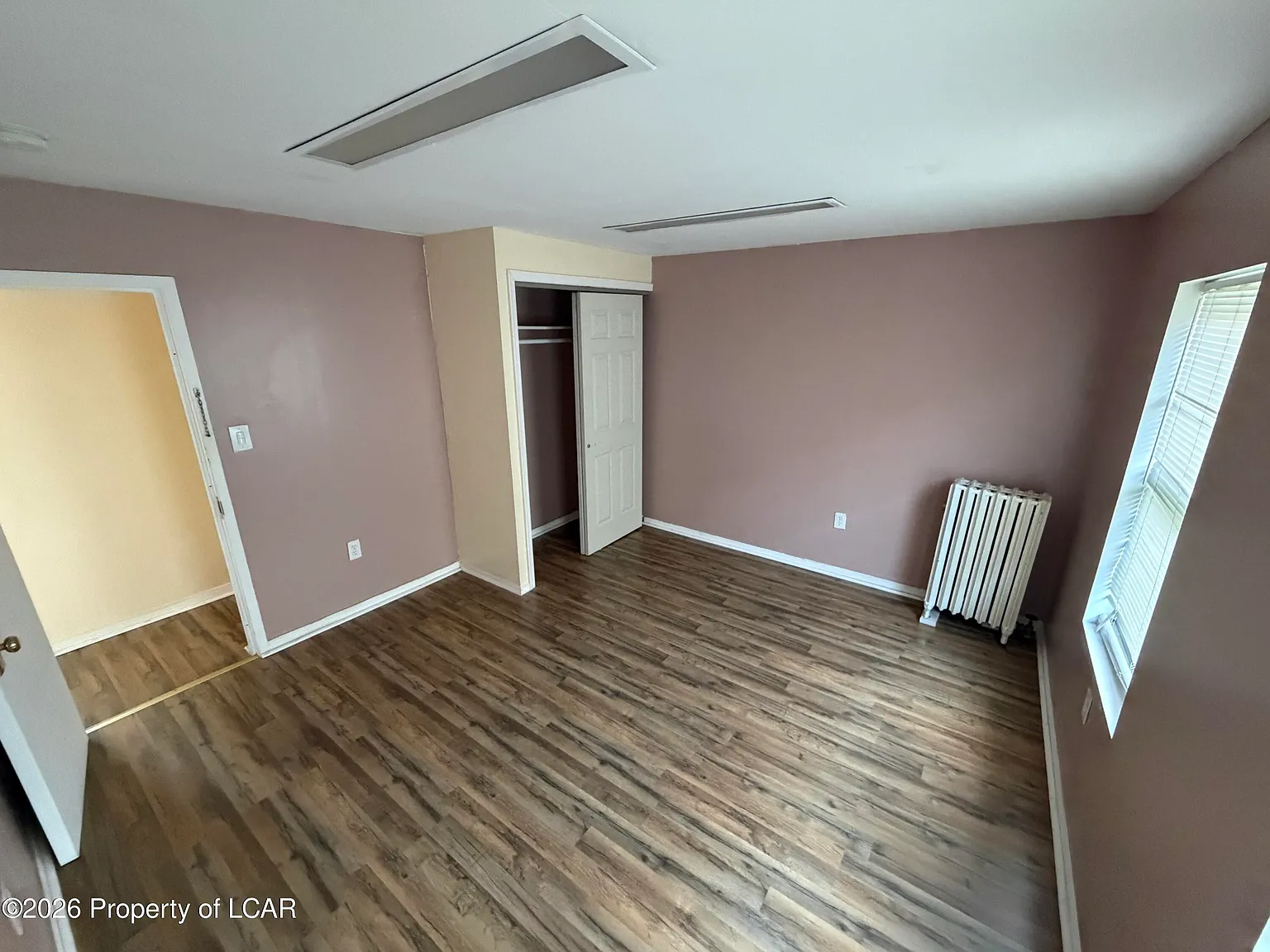 2 bed, 1.0 bath, 950 sqft, $1,300 — Photo 4