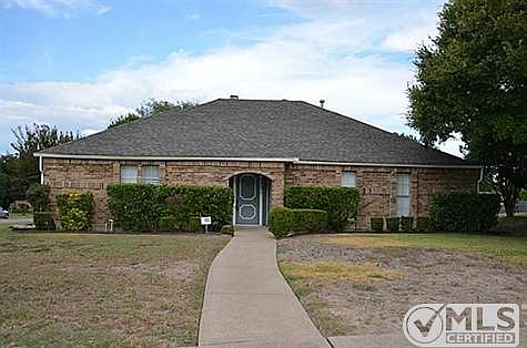1st image of 2321 Woodglen Dr