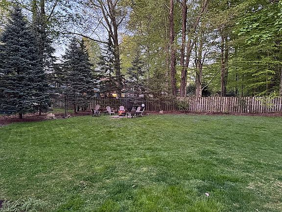 5th image of 43 Chapel Woods