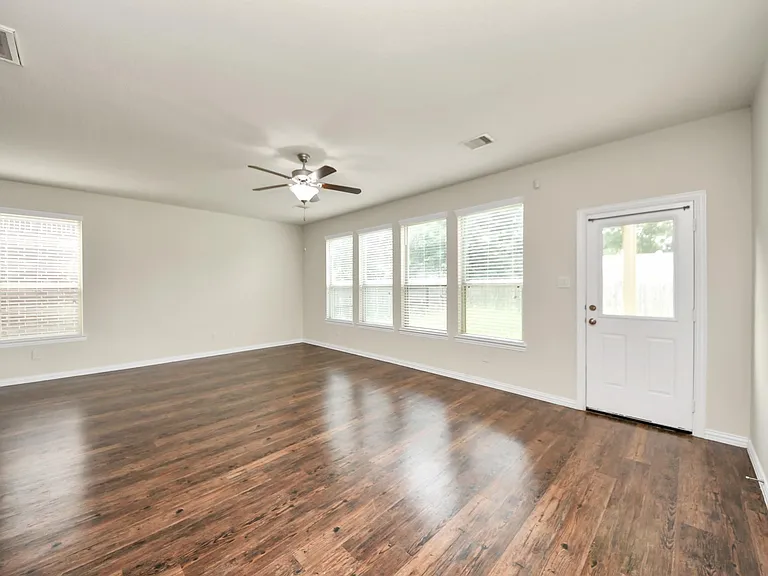 1437 Northwood Springs Dr — Photo 15