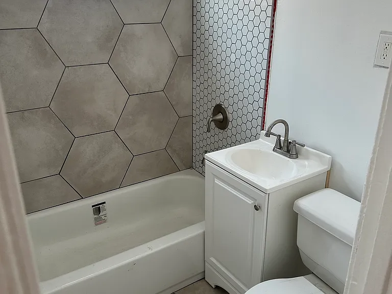 1054 1/4 S Hobart Blvd #2 — Photo 6