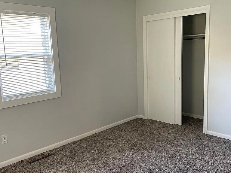 1012 Van Kirk Dr — Photo 8