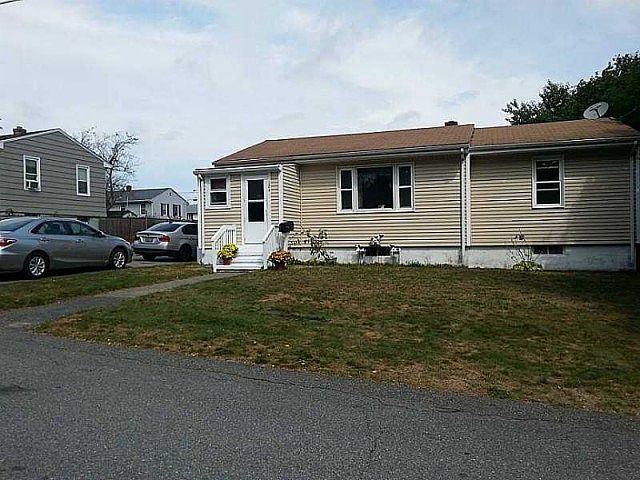 1st image of 124 Evergreen Ave