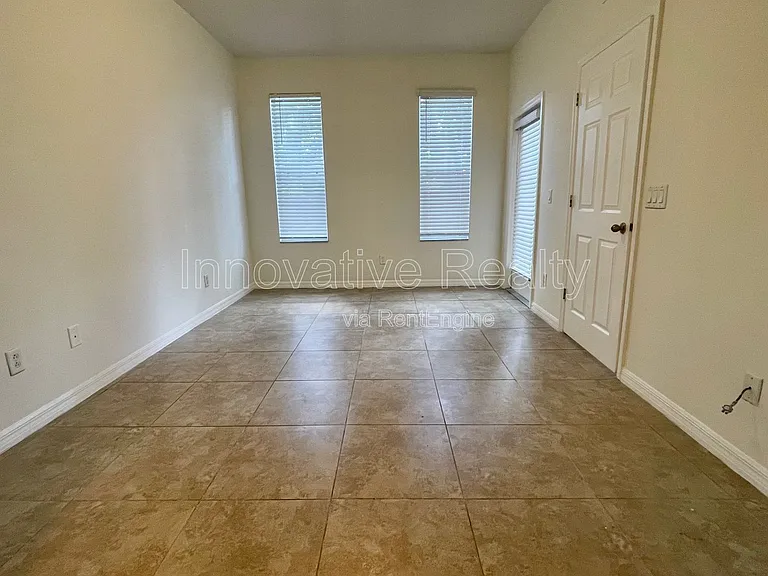 2482 Temple Grove Ln — Photo 9