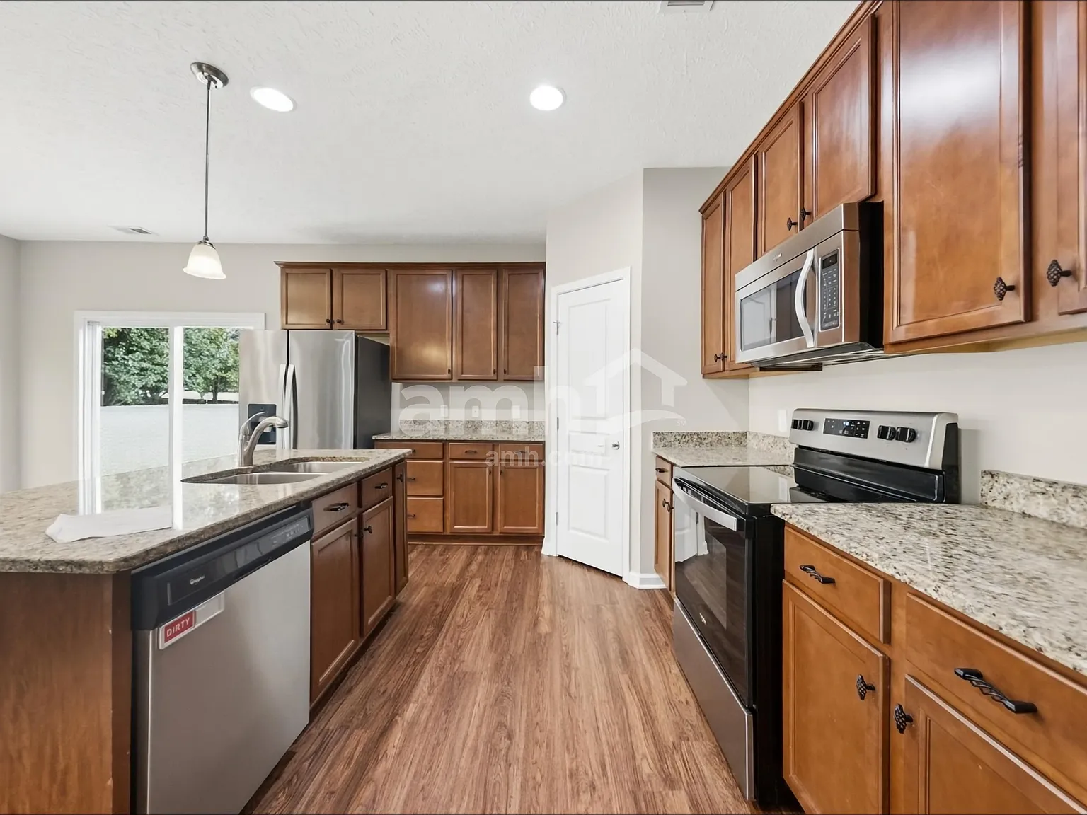 4 bed, 2.5 bath, 2780 sqft, $2,885 — Photo 3