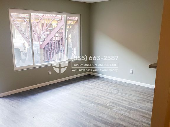 4th image of 15847 Saticoy St #5