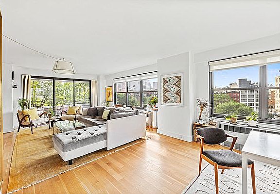 4th image of 387 Grand St APT K606