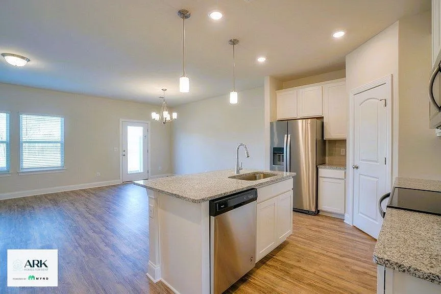 3 bed, 2.5 bath, 1601 sqft, $1,974 — Photo 4