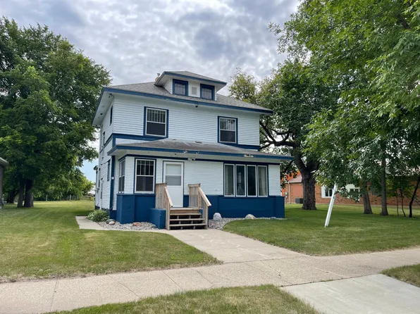 310 N Main St, Mahnomen, MN 56557