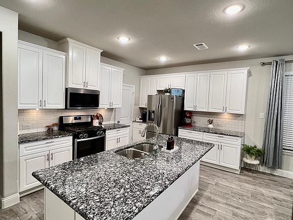 5th image of 307 Cornerstone Dr