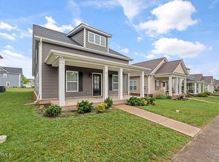 125 Hardinberry St, Oak Ridge, TN 37830