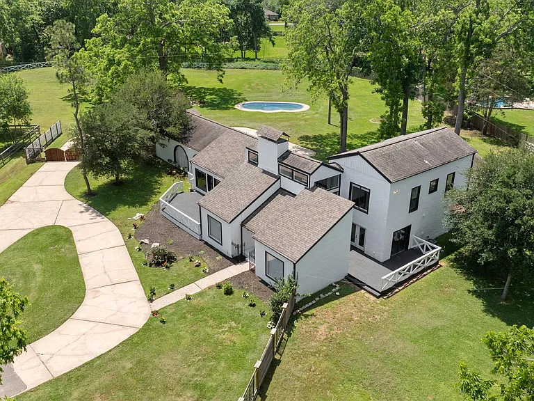 5230 Meadow Forest Dr — Photo 1