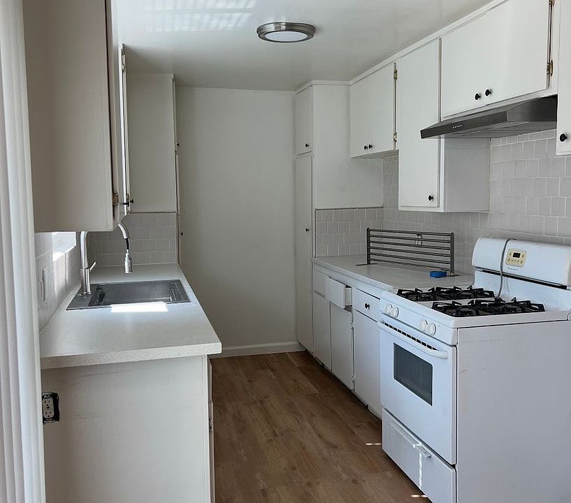1st image of 1801-1809 E Wilshire Ave #1809-9