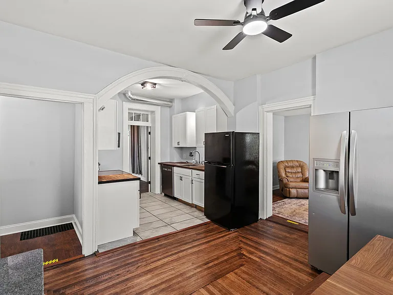 222 W Market St — Photo 7