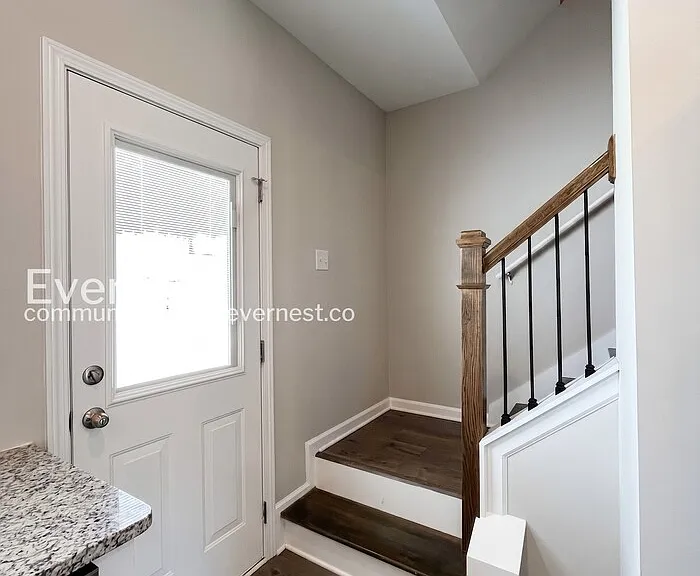 204 Tara Ct — Photo 10