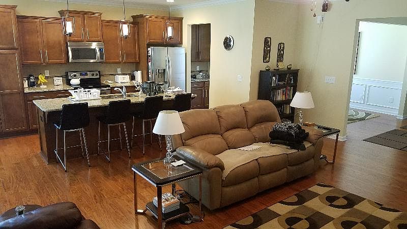 1st image of 1205 Jasmine Dr