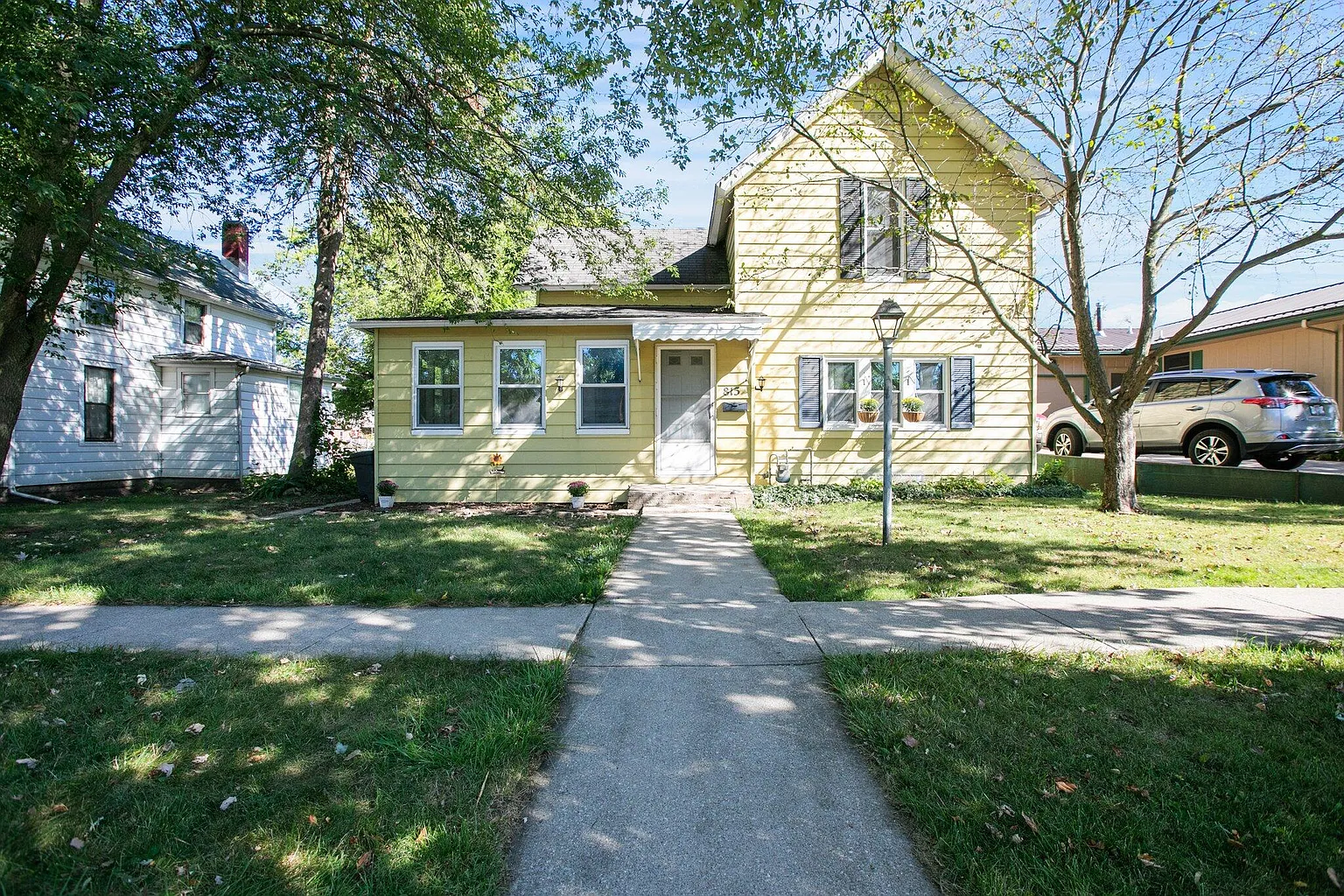 815 Plain St photo 1