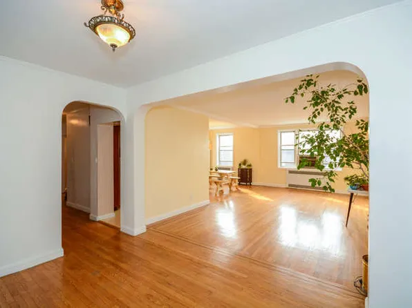 106-15 Queens Boulevard image 1 of 16