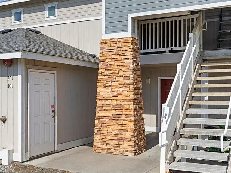 6405 Chapel Hill Blvd #N201 — Photo 2