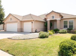 3244 Rall Ave, Clovis, CA 93619