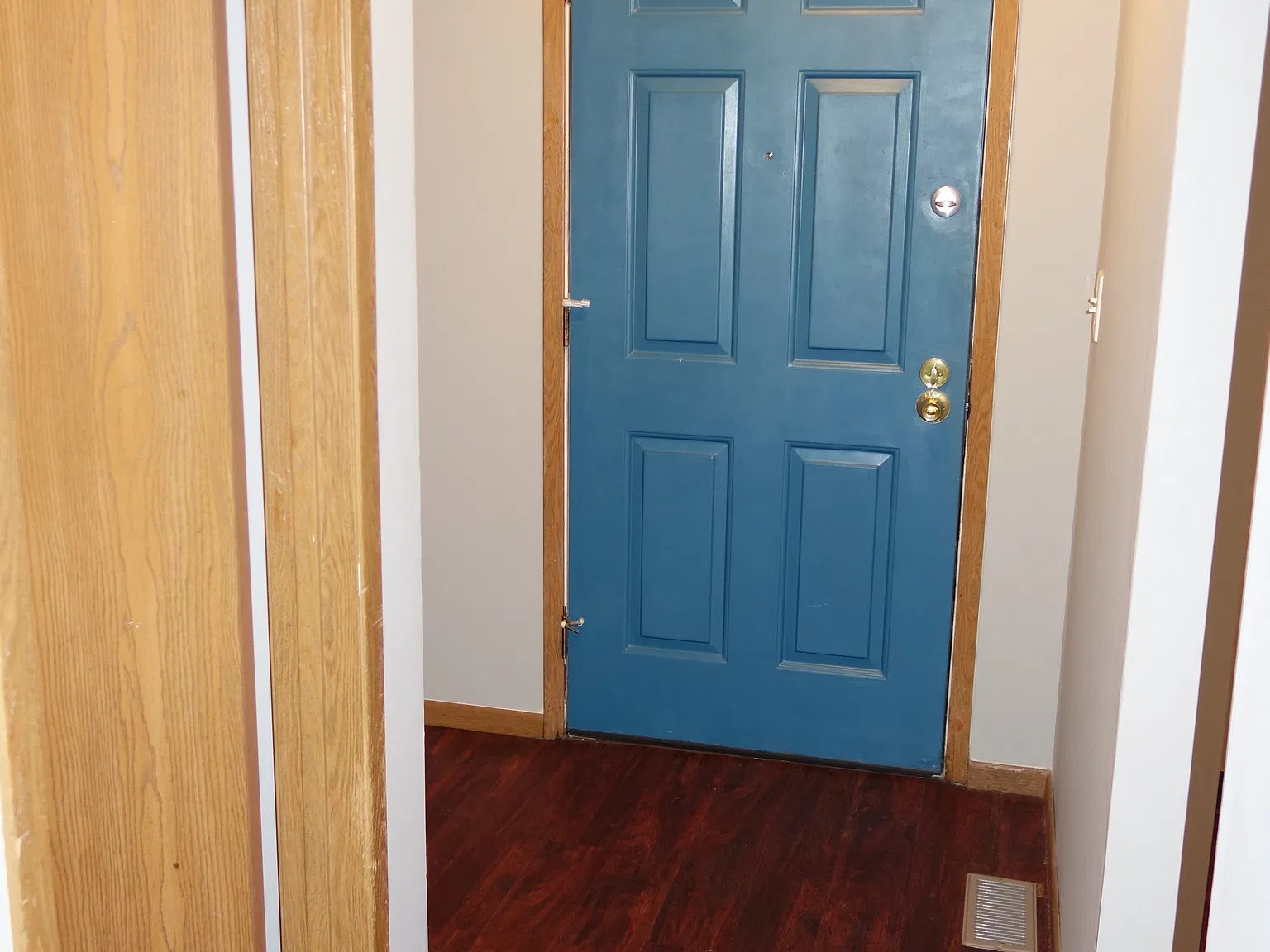 3 bed, 2.5 bath, 1200 sqft, $1,900 — Photo 2