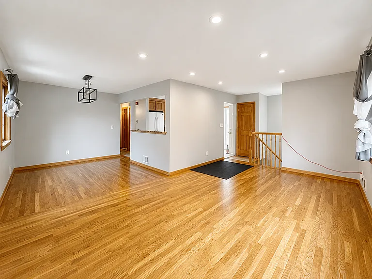 3646 Amboy Rd — Photo 6