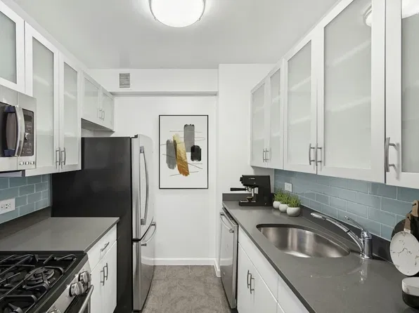 189 West 89th Street image 1 of 9