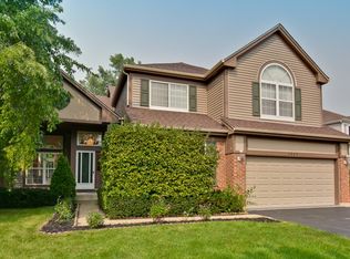 1249 Vista Dr, Gurnee, IL 60031