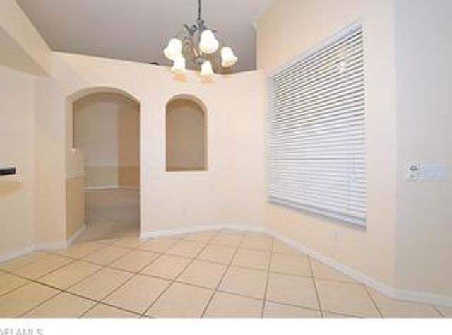 Vaulted dinning room