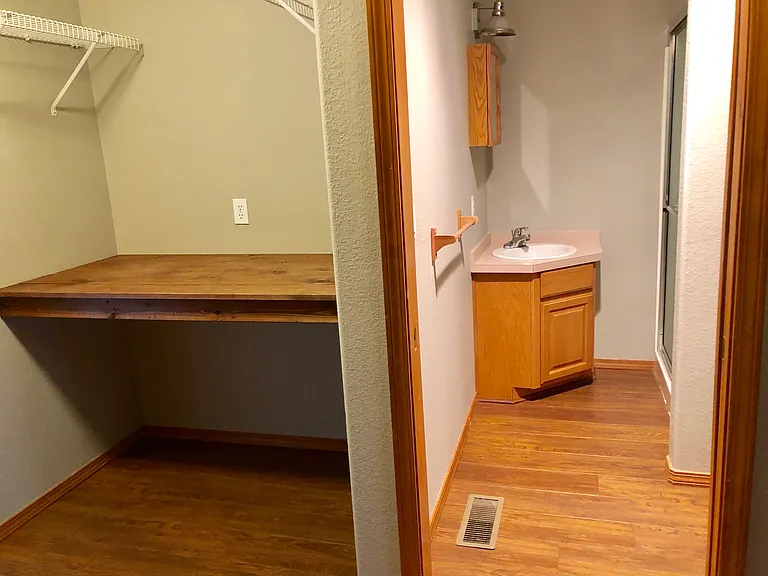 5334 Sparta Loop SE — Photo 13