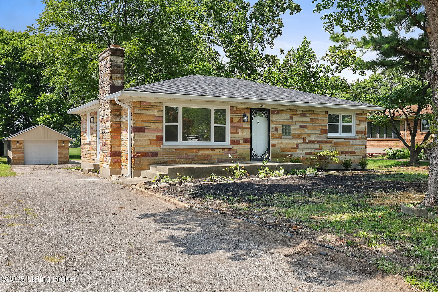 11704 Maple Way photo 1