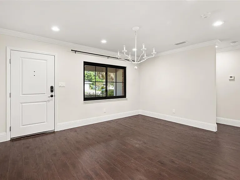 648 Fitzwalter Dr — Photo 13