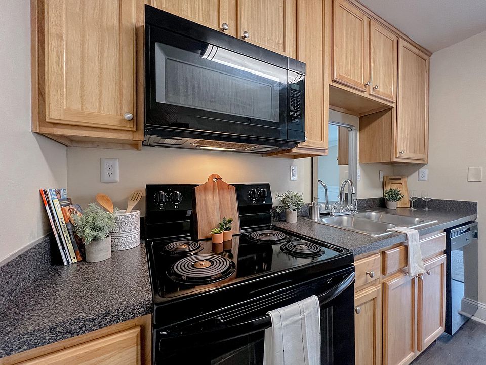 Walkers Chase Townhouses Apartment Rentals Norfolk, VA Zillow