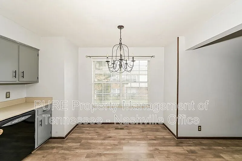 3 bed, 2.0 bath, 1480 sqft, $1,899 — Photo 4