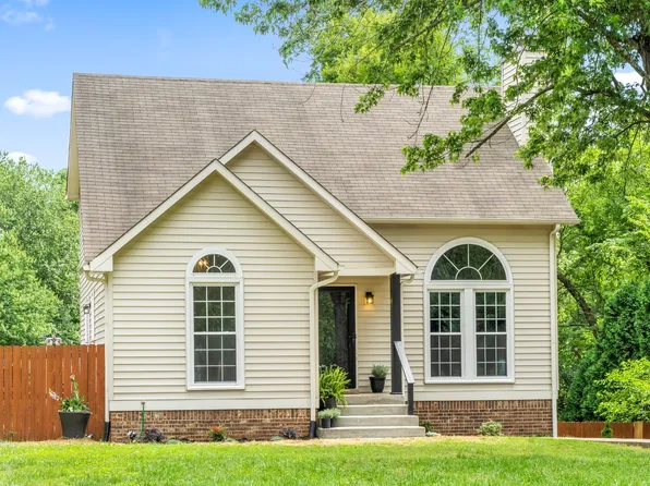 436 Bluff Dr, Clarksville, TN 37043