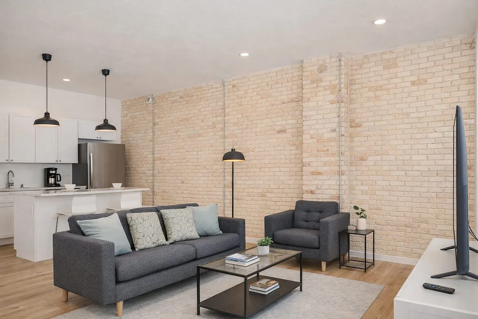 2 bed, 1.0 bath, 796 sqft, $2,492 — Photo 1