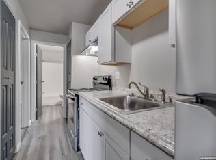 996 3rd St #C2, Menasha, WI 54952