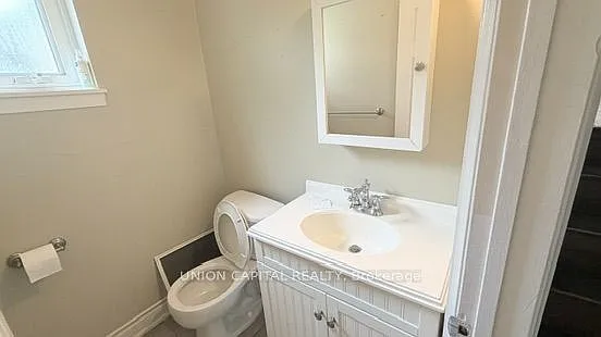 465 Hounslow Ave — Photo 6