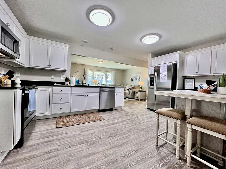 304 Sycamore Rd — Photo 25