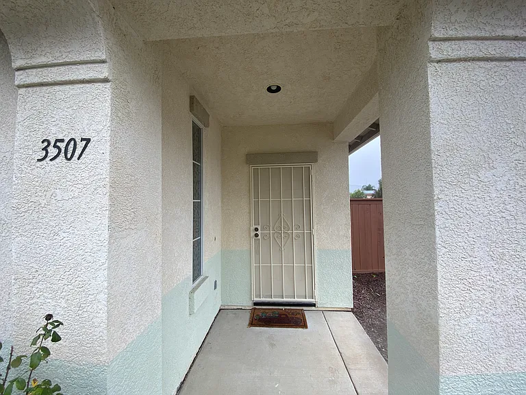 3507 Lake Park Ave — Photo 5