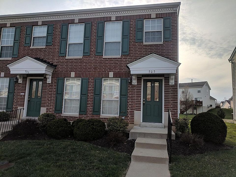 Corner house with front yard