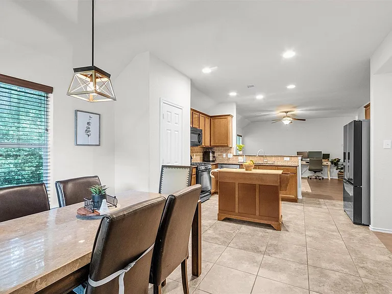 1700 Fall Forest Ct — Photo 18